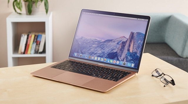 Macbook là sản phẩm máy tính xách tay cực hot trên thị trường Macbook là sản phẩm máy tính xách tay cực hot trên thị trường